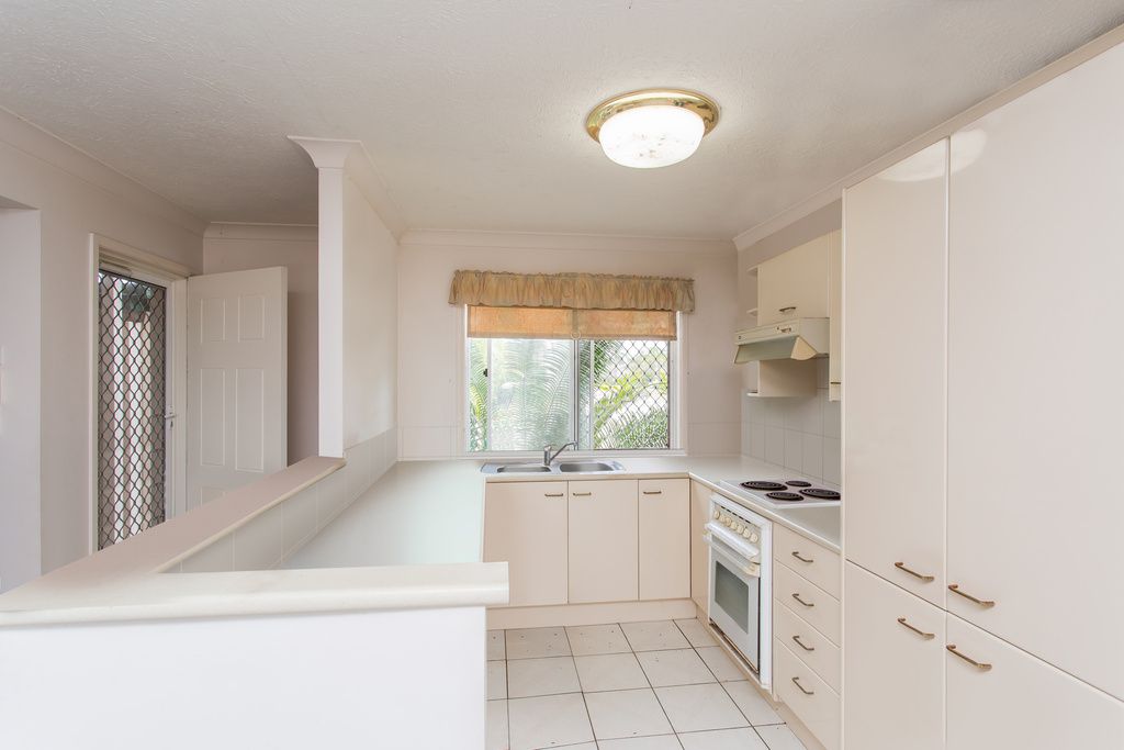 31/30 St Kevins Avenue, BENOWA, QLD 4217
