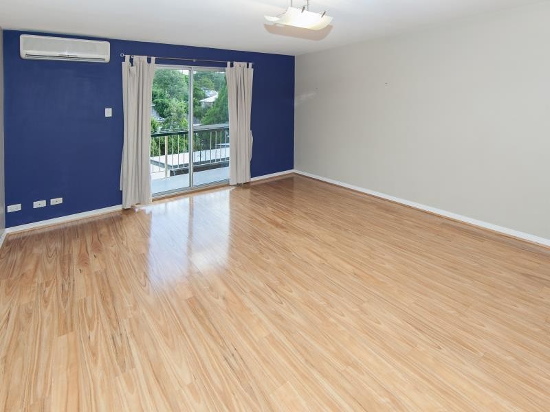 2/15 Glassey Street, RED HILL, QLD 4059