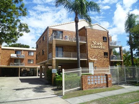 28 Hunter Avenue, LABRADOR QLD 4215