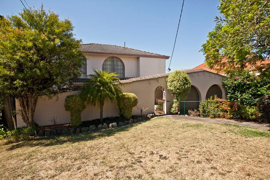 6 Nestan Court, GLEN WAVERLEY VIC 3150