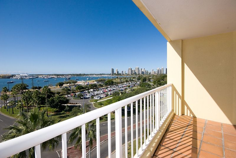 30 Marine Parade, SOUTHPORT QLD 4215