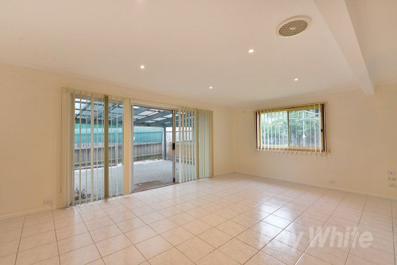 4 Eurella Crescent, ROWVILLE, VIC 3178