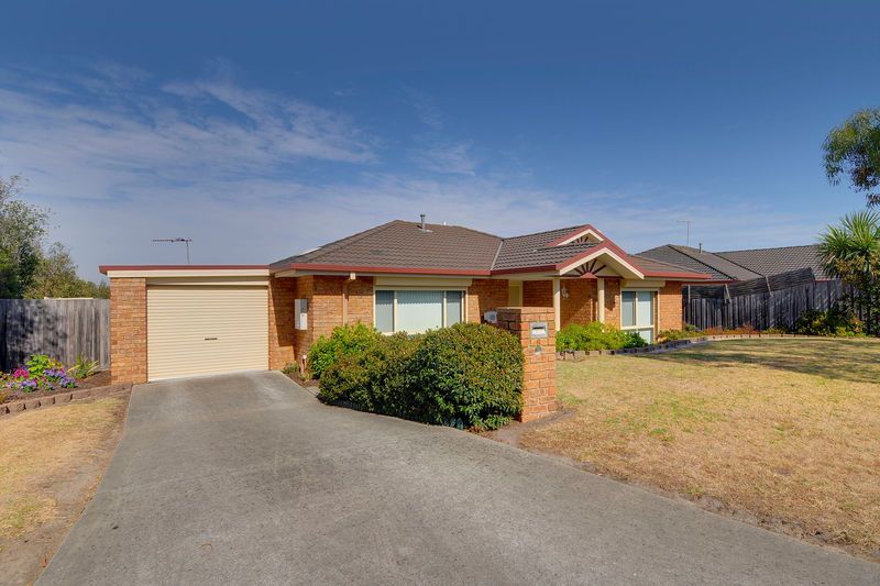 8 Spearfelt Court, TRARALGON VIC 3844