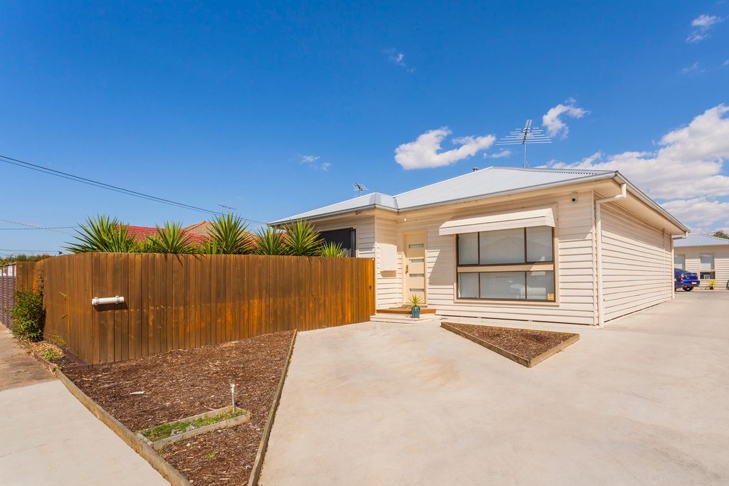 23 Maple Crescent, BELL PARK VIC 3215