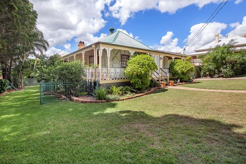 70 Chermside Road, NEWTOWN QLD 4305