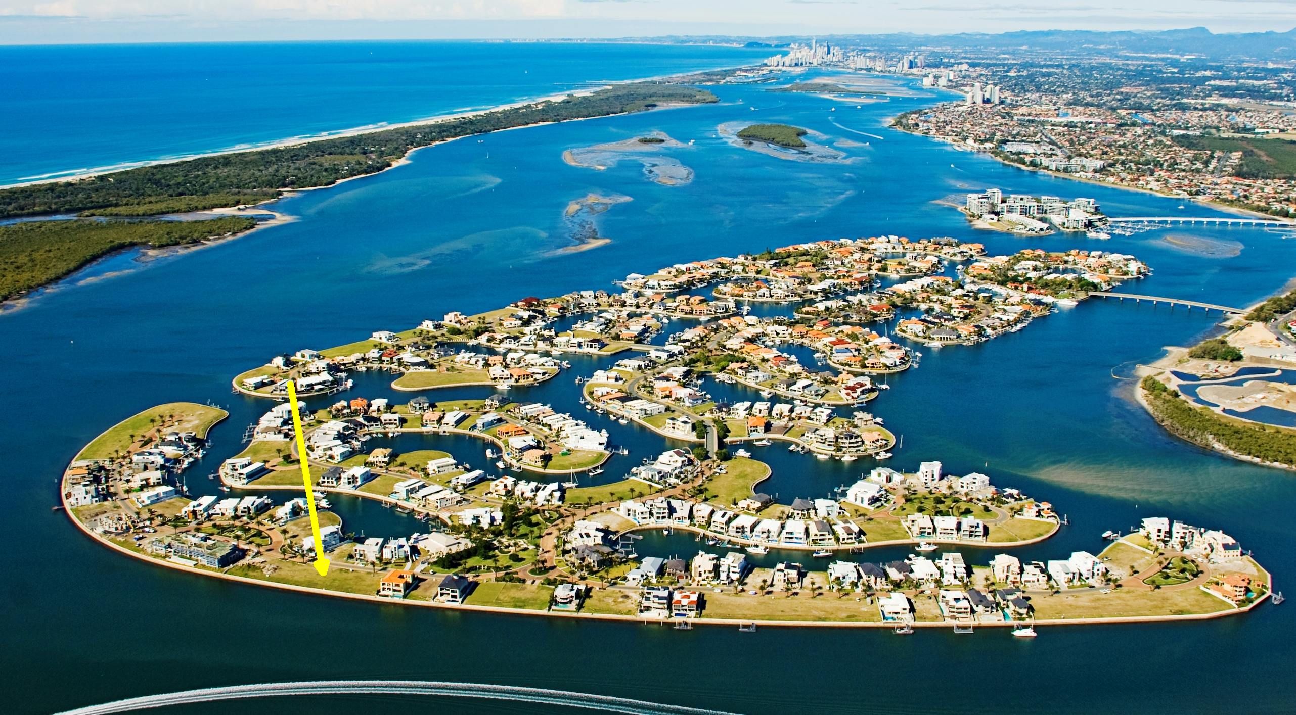 18 Knightsbridge Parade East, SOVEREIGN ISLANDS QLD 4216