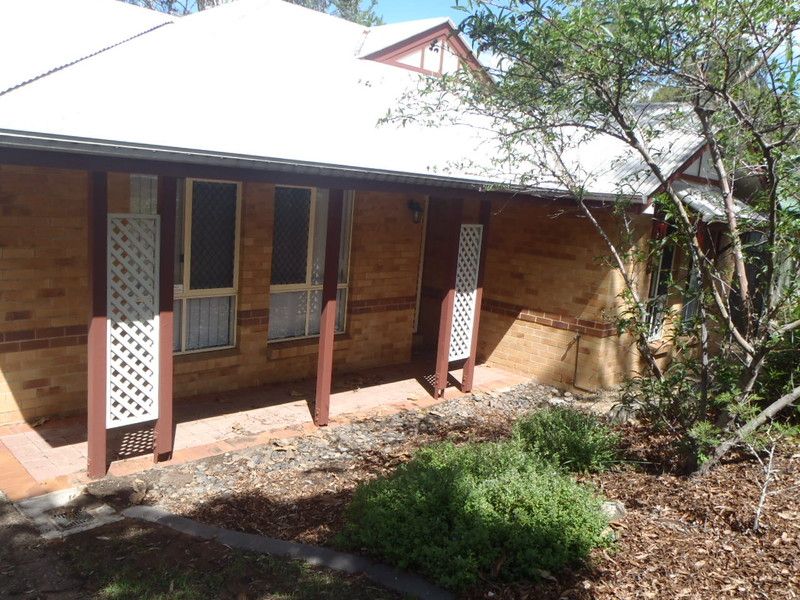 8 John Staines Crescent, NORTH IPSWICH, QLD 4305