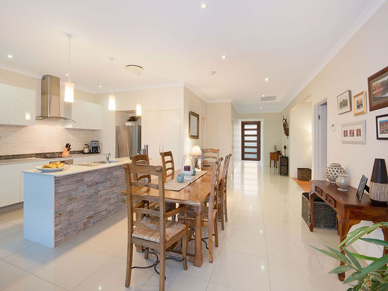 8 Couples Street, NORTH LAKES, QLD 4509