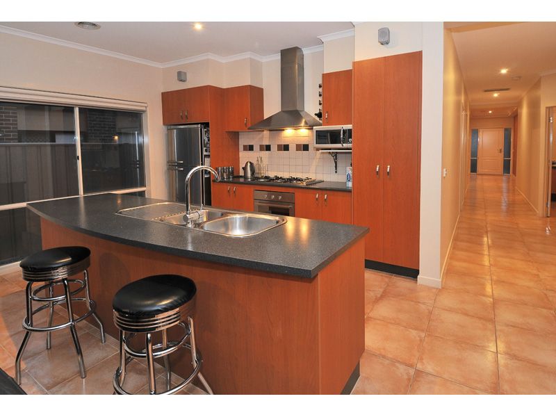 4 Explorers Place, CRAIGIEBURN, VIC 3064