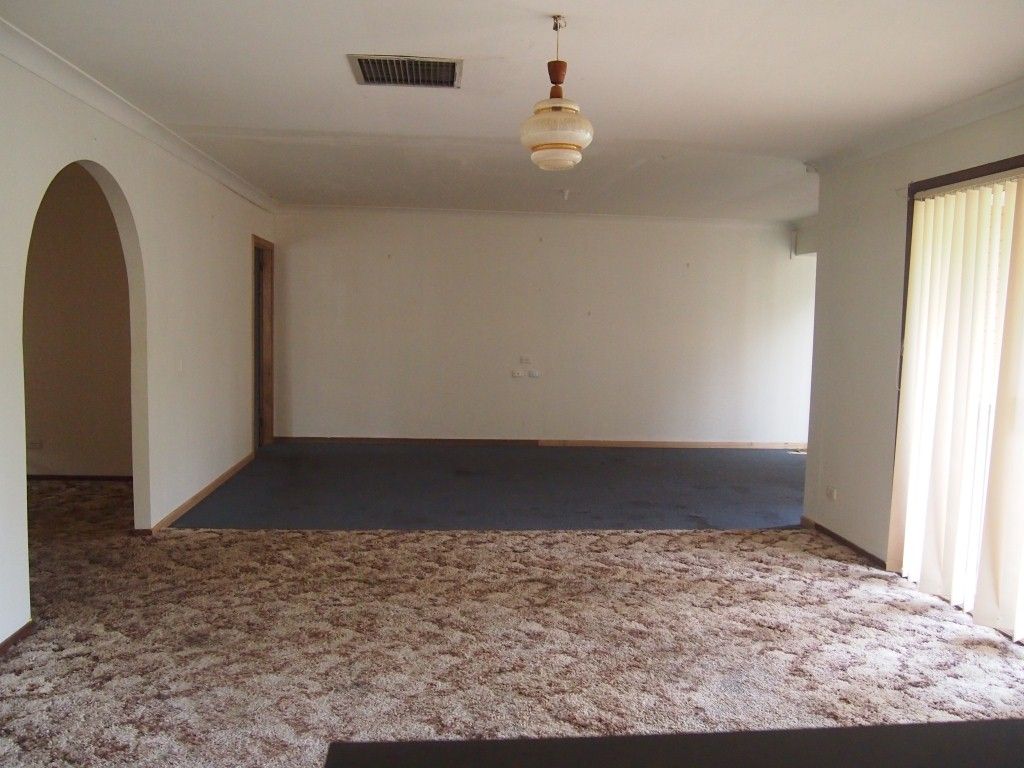 16 Craft Crescent, CONDOBOLIN, NSW 2877