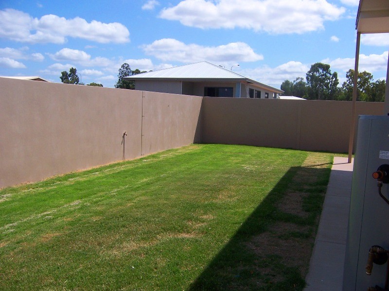 1/10 Guy Street, EMERALD, QLD 4720