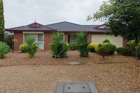 14 Fleetwood Circuit, MELTON WEST, VIC 3337