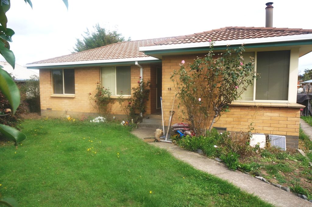 15 Pioneer Parade, RAVENSWOOD TAS 7250