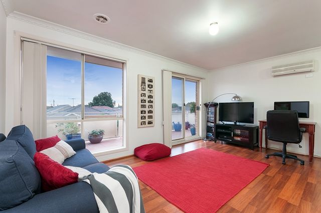 8 Elinda Place, RESERVOIR, VIC 3073