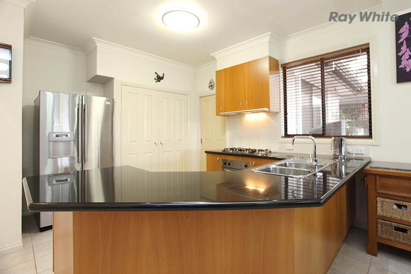 28 Cardinia Crescent, TAYLORS HILL, VIC 3037