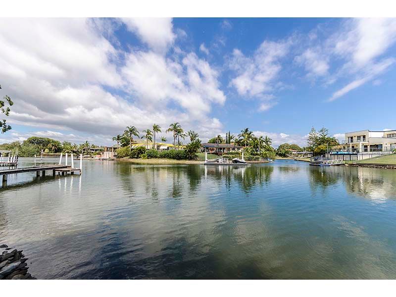 9 La Scala Court, ISLE OF CAPRI, QLD 4217