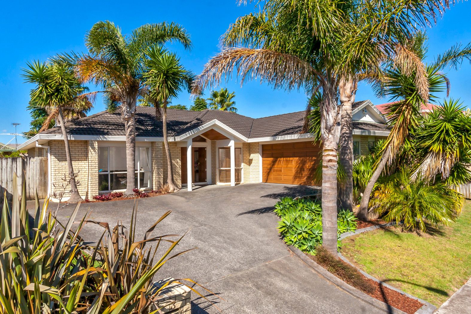 3 Arrathorne Place, Howick, Manukau City