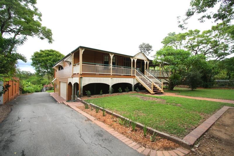 39 Molonga Terrace, GRACEVILLE, QLD 4075