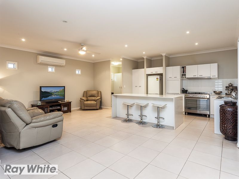 32 Planigale Crescent, NORTH LAKES, QLD 4509