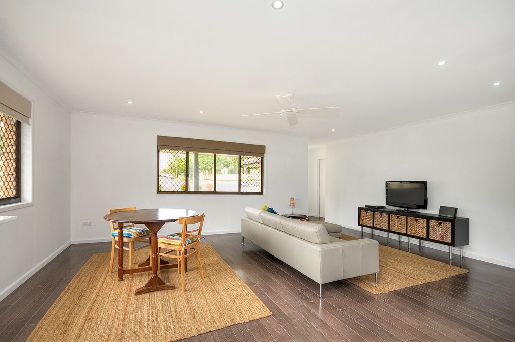 124 Wilson Street, LABRADOR, QLD 4215