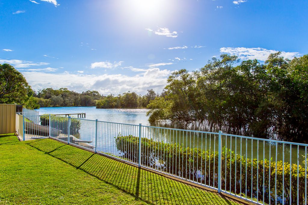 32 Tallebudgera Creek Road, BURLEIGH HEADS, QLD 4220