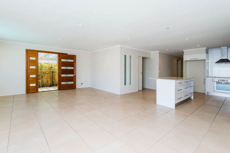 37 Mungera Street, RUNAWAY BAY, QLD 4216