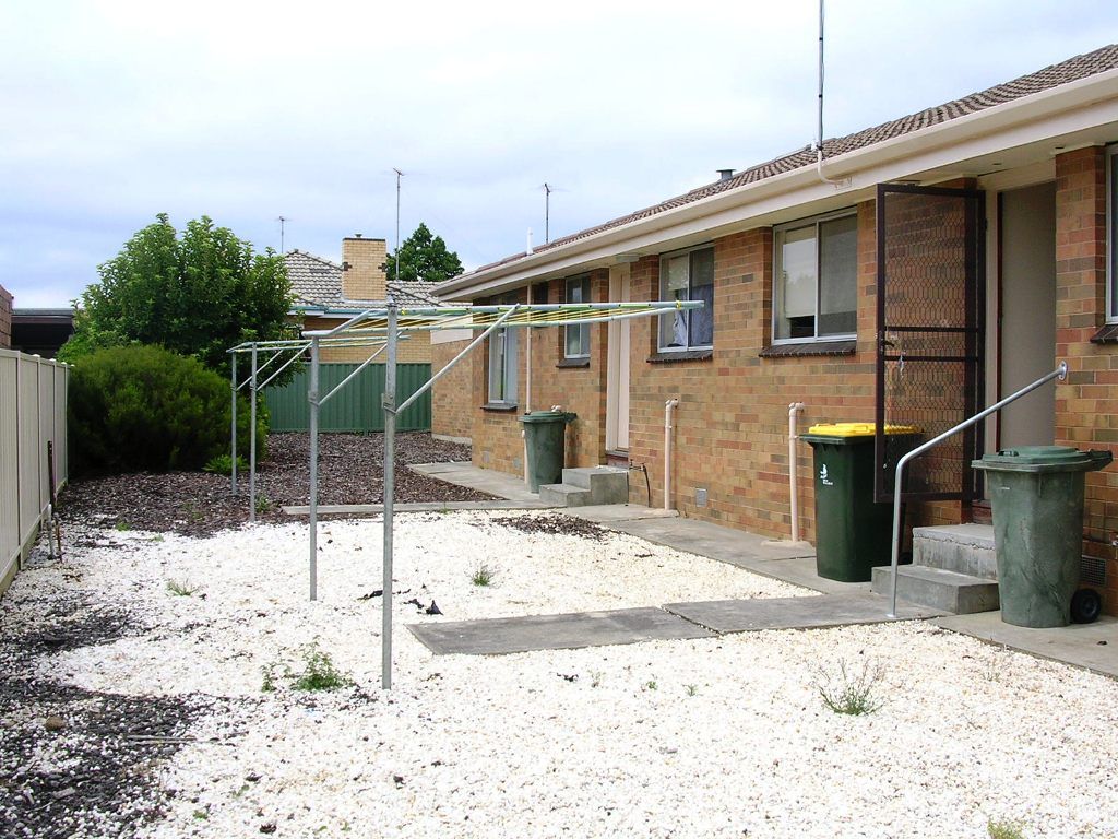2/410 Gillies Street, WENDOUREE, VIC 3355
