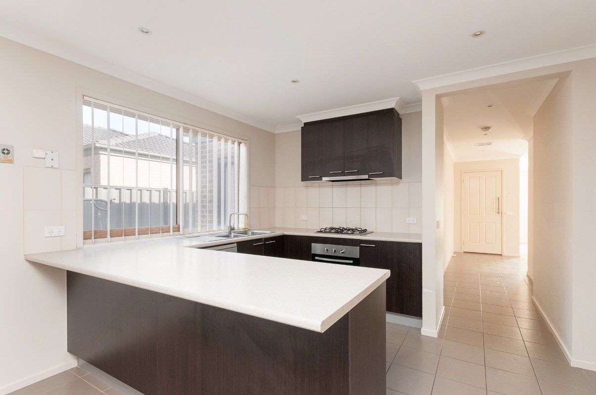 6 Pirianda Court, GREENVALE, VIC 3059