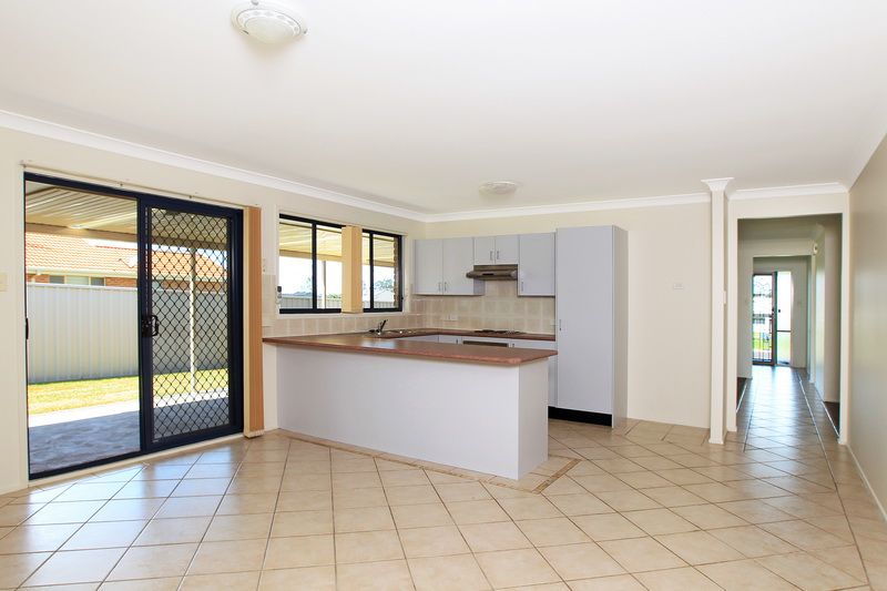 18 Mintbush Crescent, WORRIGEE, NSW 2540