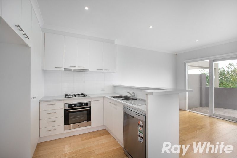 57 Lakeside Boulevard, PAKENHAM, VIC 3810