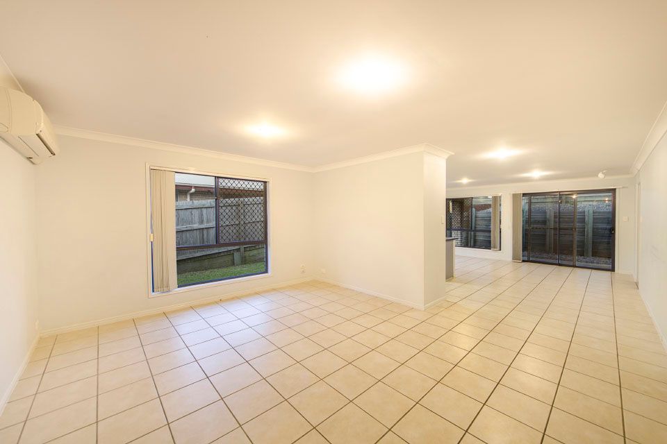 12 Cuttaburra Crescent, GLENVALE, QLD 4350