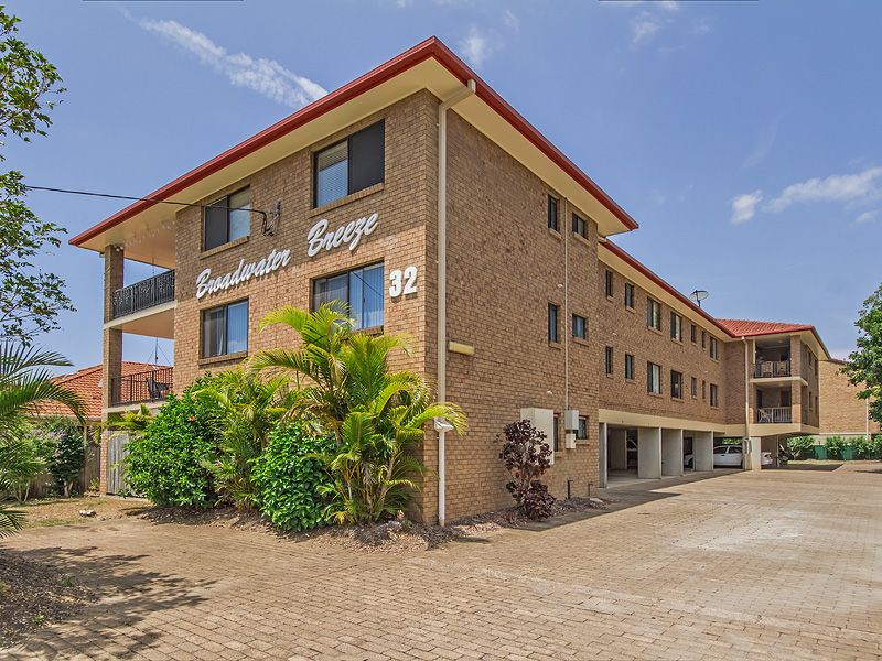32 Imperial Parade, LABRADOR QLD 4215