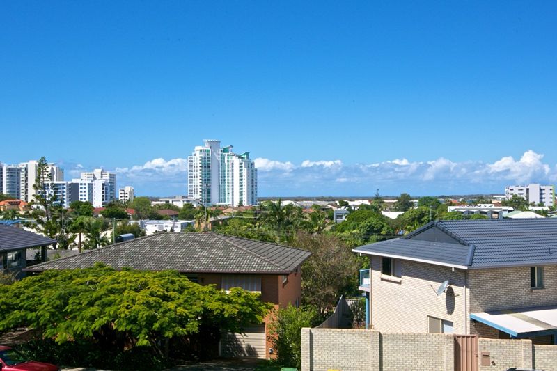 5 Reynolds Avenue, LABRADOR, QLD 4215