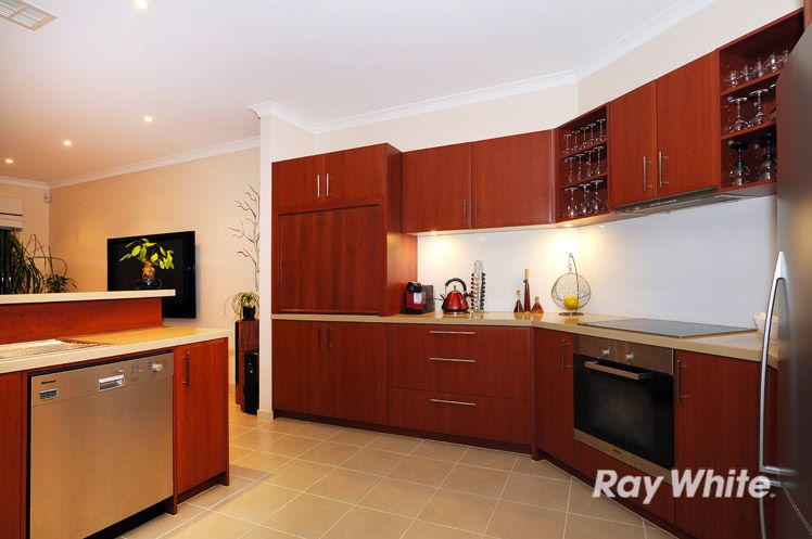 9 Flowering Gum Lane, SANDHURST VIC 3977
