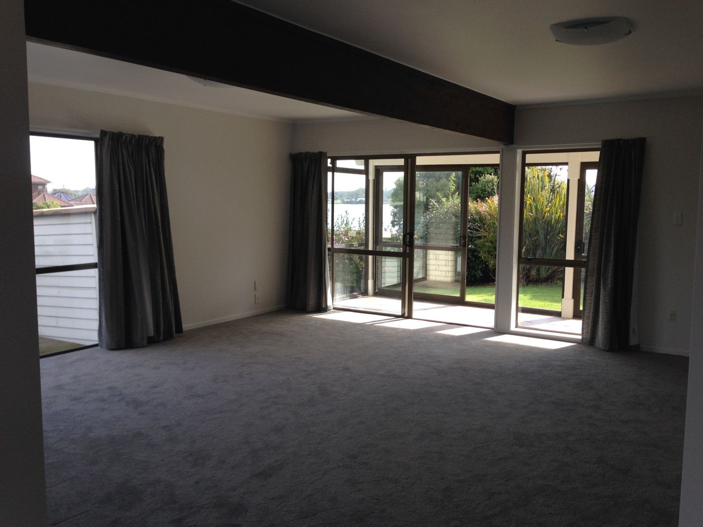 2/14 Bramley Drive, FARM COVE, Manukau City
