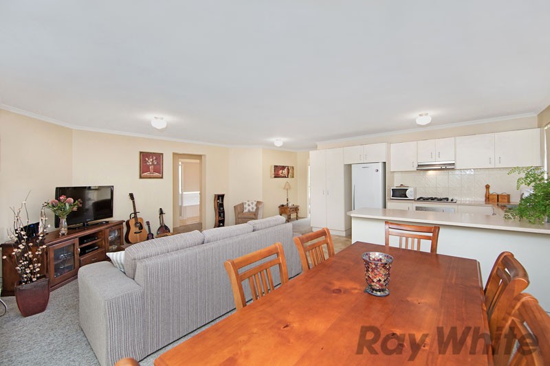10 Winchester Drive, LAKE MUNMORAH, NSW 2259