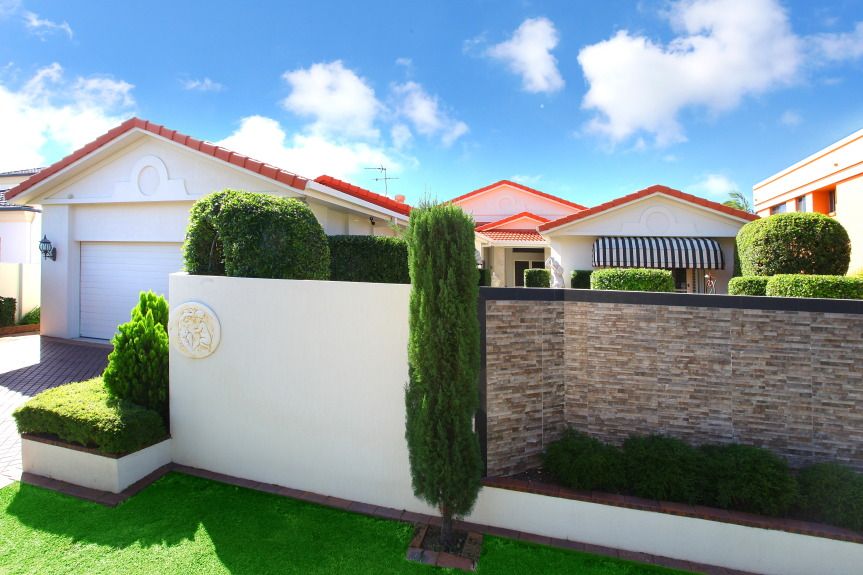 40 Cotlew Street East, SOUTHPORT QLD 4215