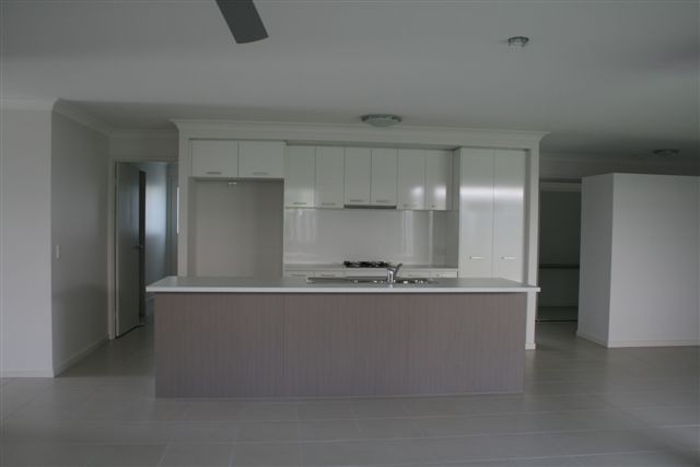 4 Creekside Drive, SIPPY DOWNS, QLD 4556