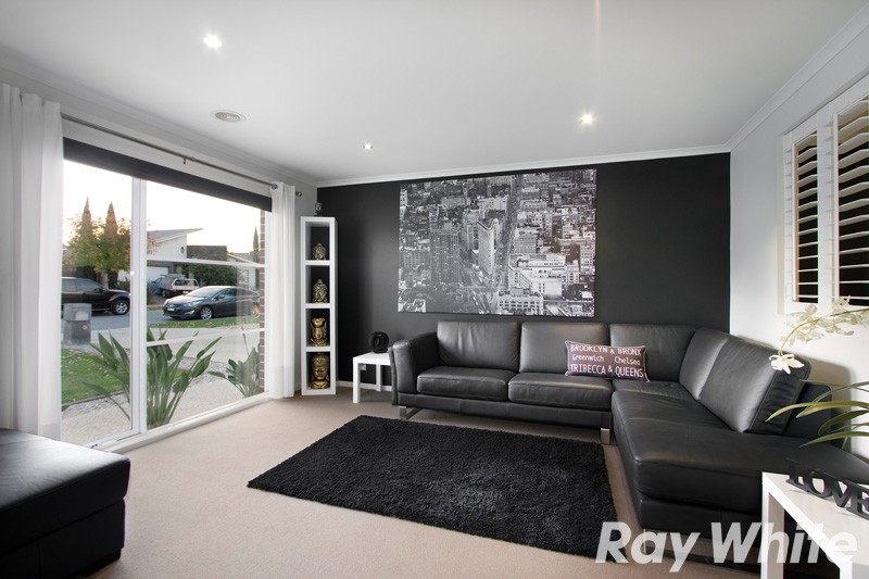 19 Reidel Avenue, PAKENHAM, VIC 3810