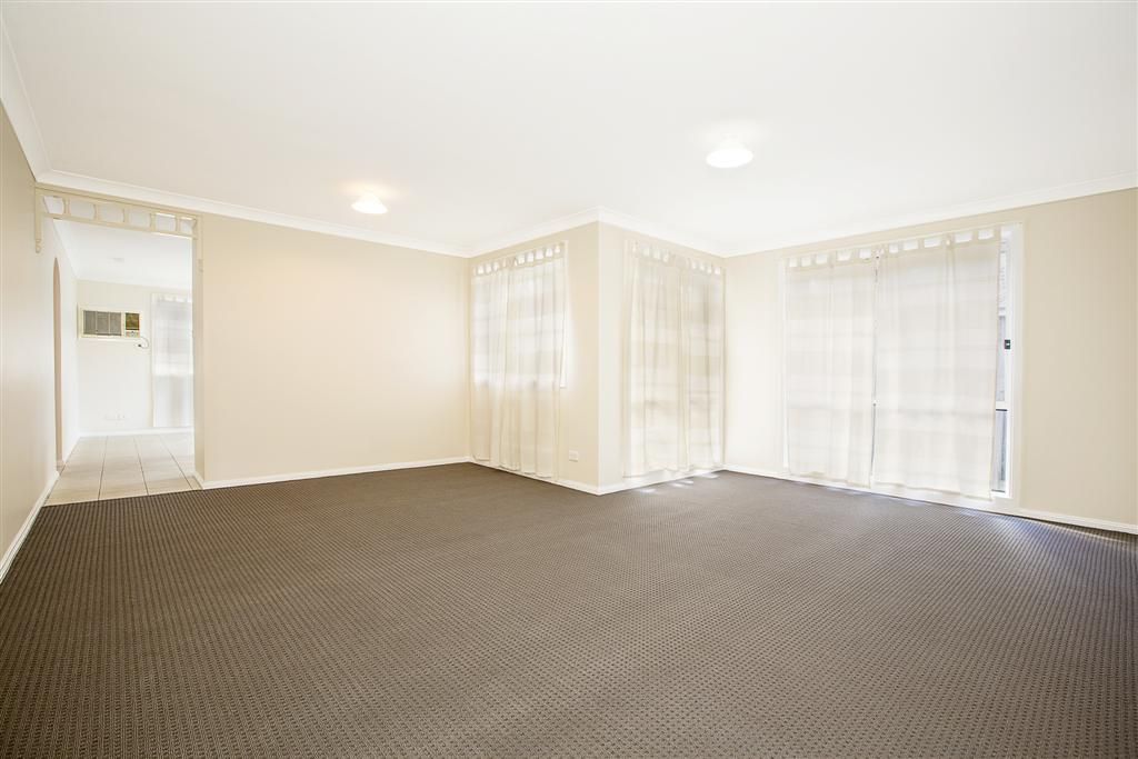 34 Midin Close, GLENMORE PARK, NSW 2745