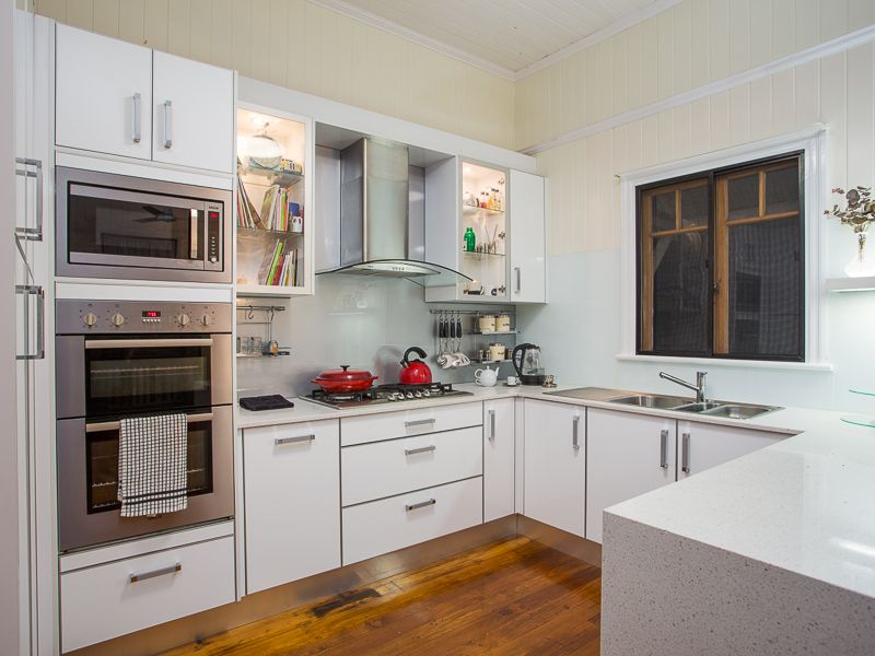 53 Macrossan Avenue, NORMAN PARK, QLD 4170