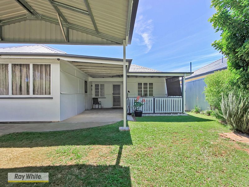6 Pearl Street, SCARBOROUGH, QLD 4020