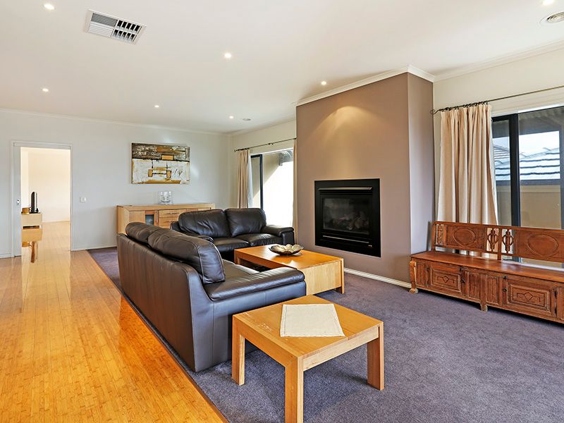 11 Jean Place, GROVEDALE, VIC 3216