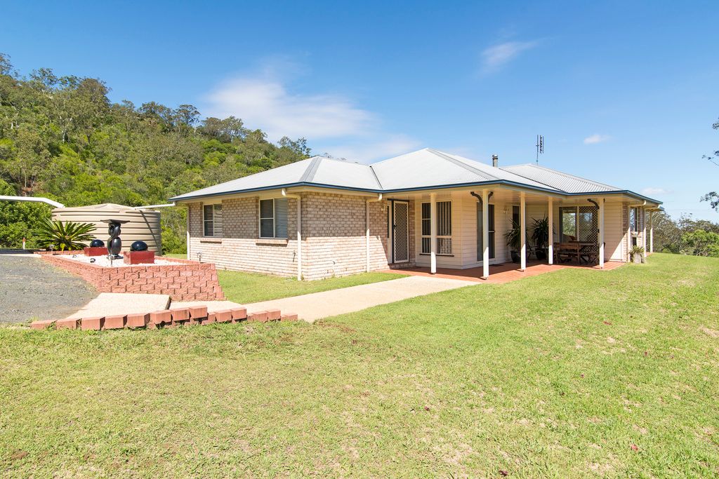 10 Panoramic Drive, PRESTON QLD 4352
