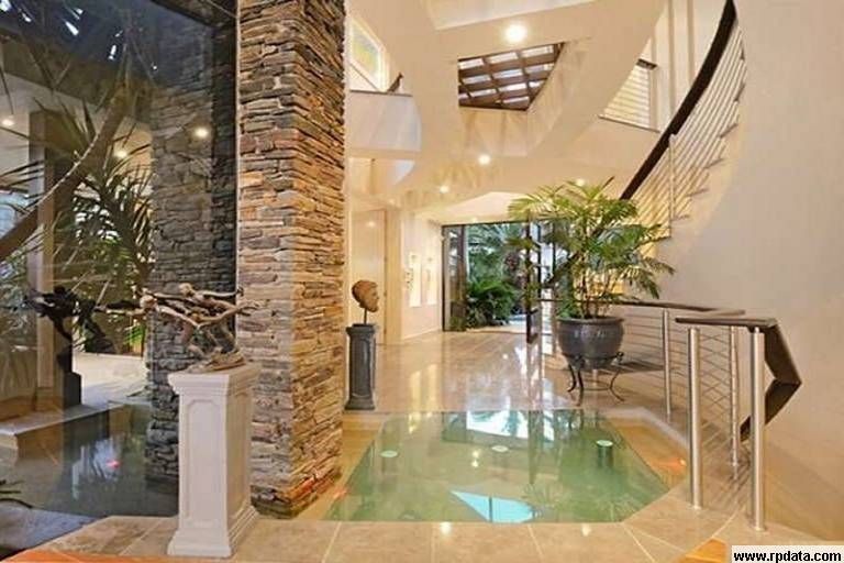 34  Hampton Court, SOVEREIGN ISLANDS, QLD 4216