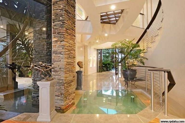 34 Hampton Court, SOVEREIGN ISLANDS, QLD 4216