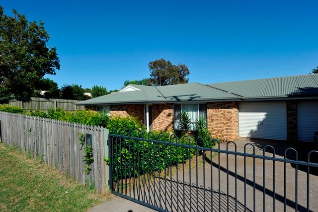 421 Hume Street, KEARNEYS SPRING QLD 4350