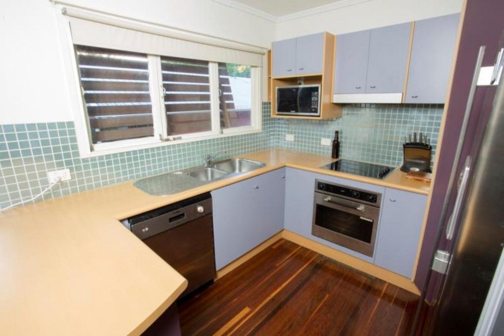 68 Nursery Road, HOLLAND PARK WEST, QLD 4121