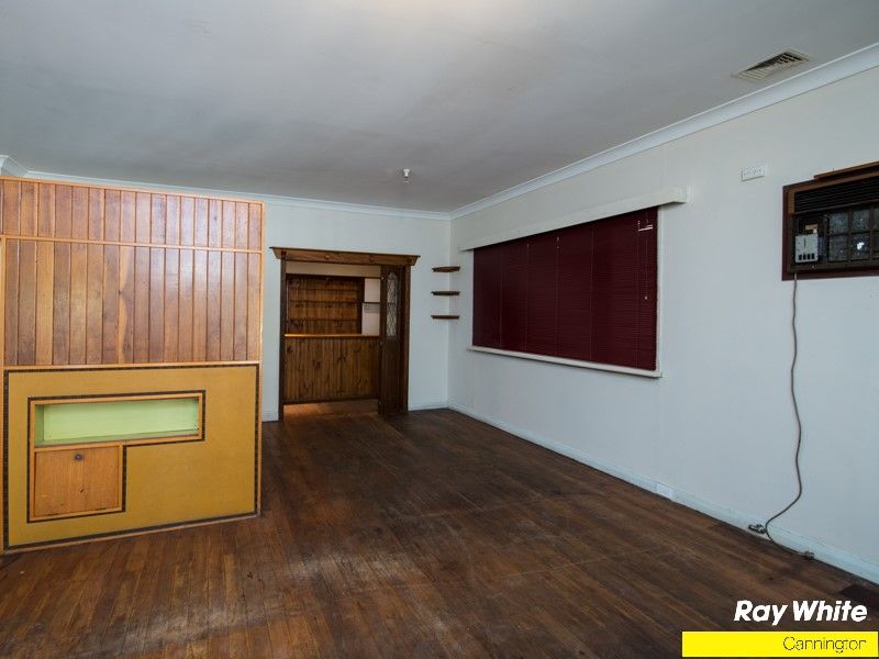 128  Centre Street, QUEENS PARK, WA 6107