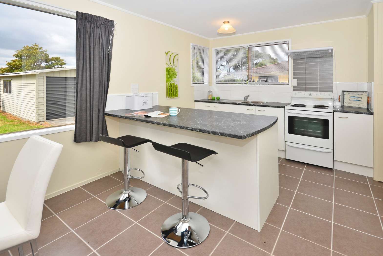 13 Rangataua Place photo 3